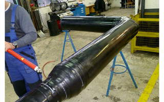 Vacuum-insulated piping