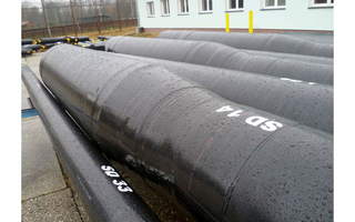 Vacuum-insulated piping
