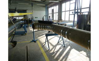 Vacuum-insulated piping