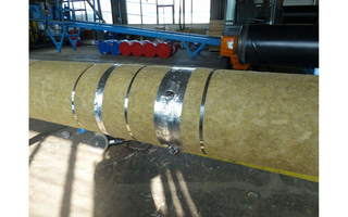 Vacuum-insulated piping